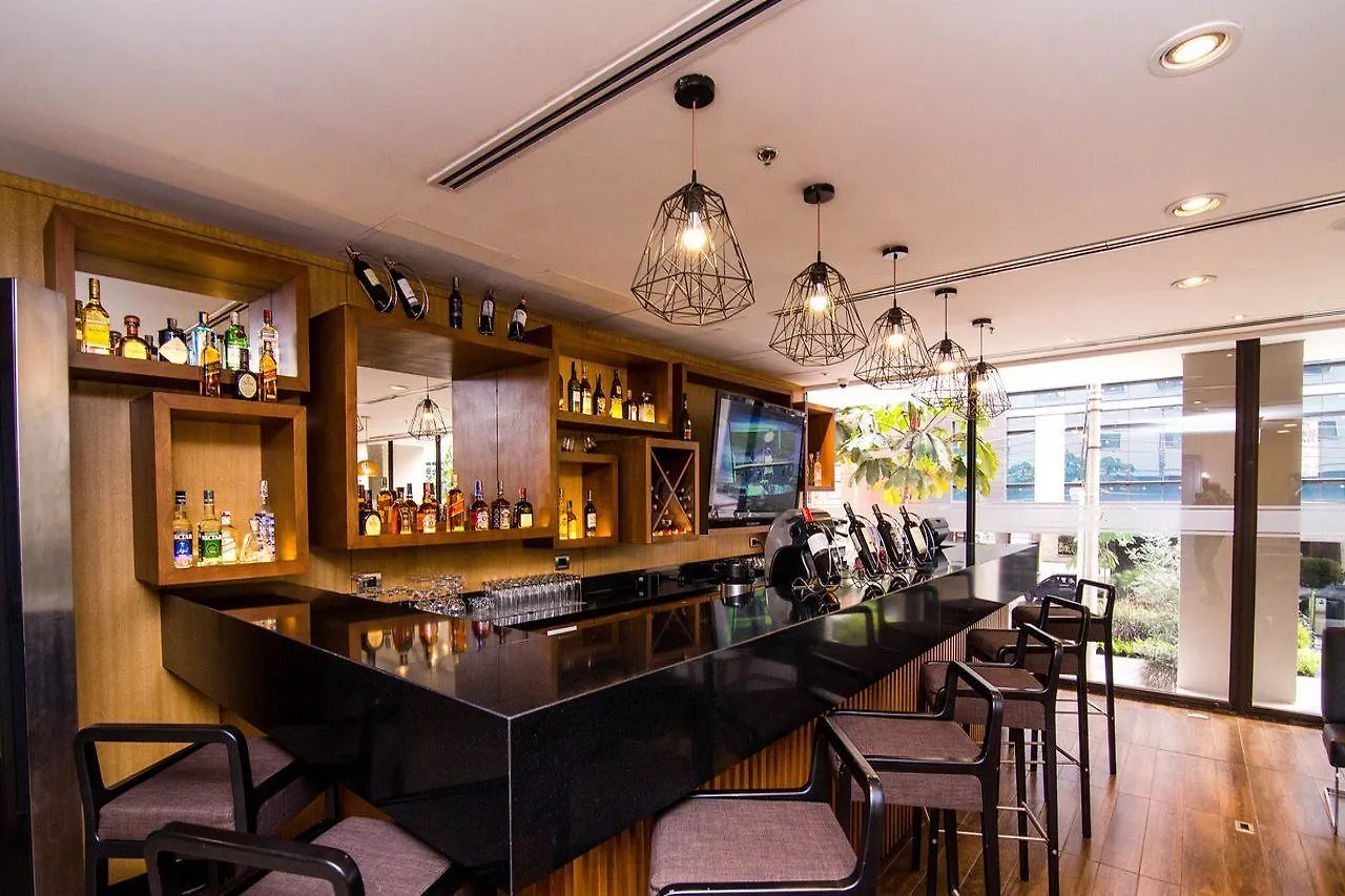 Novotel Bogota Parque 93 4*,