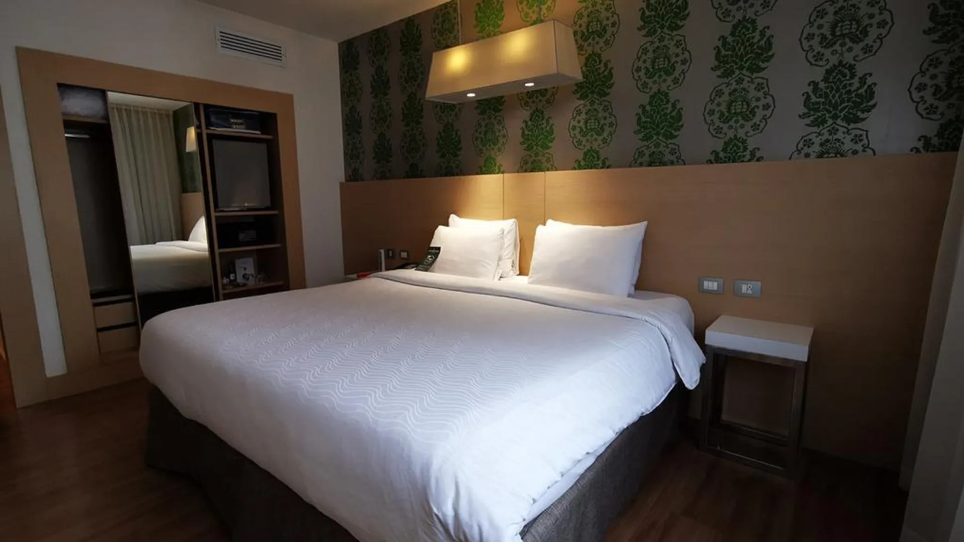 Novotel Bogota Parque 93 4*,