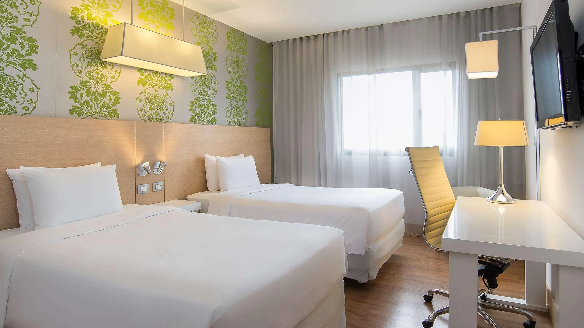 Novotel Bogota Parque 93 4*,
